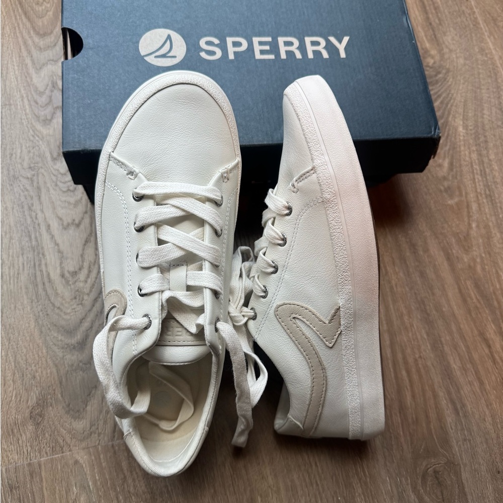 Sperry Cream Leather Low-Top Lace-Up Sneakers
